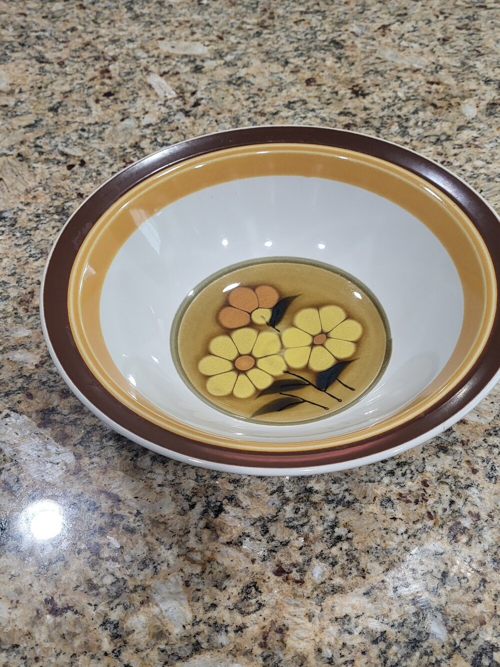 Acsons Alpine Stoneware 10” Serving Bowl Daisies  #8553